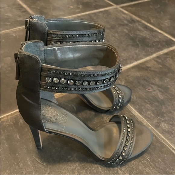 Vince Camuto heels - Picture 4 of 5